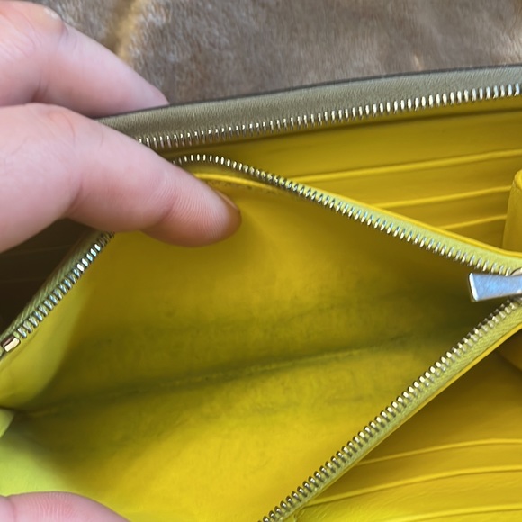 Celine butter soft zippy wallet made in Italy yellow inside pebbled leather - Picture 10 of 13